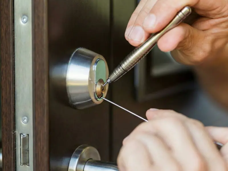 Chaveiro residencial em Porto Alegre – abertura de porta e troca de fechadura
