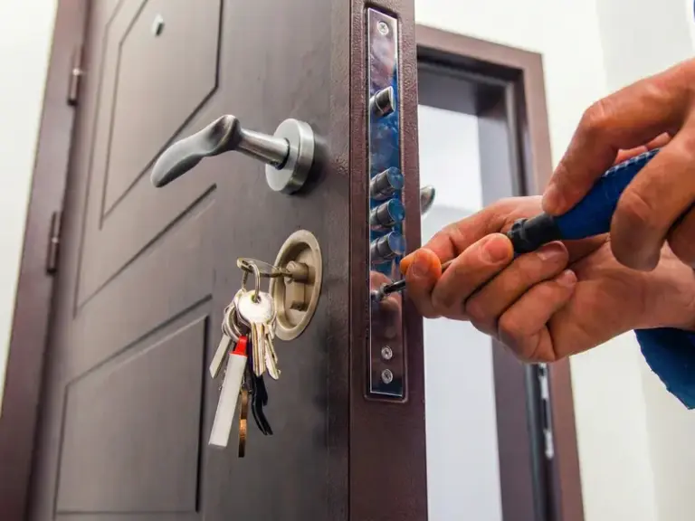 Porta blindada em Porto Alegre – instalação e manutenção